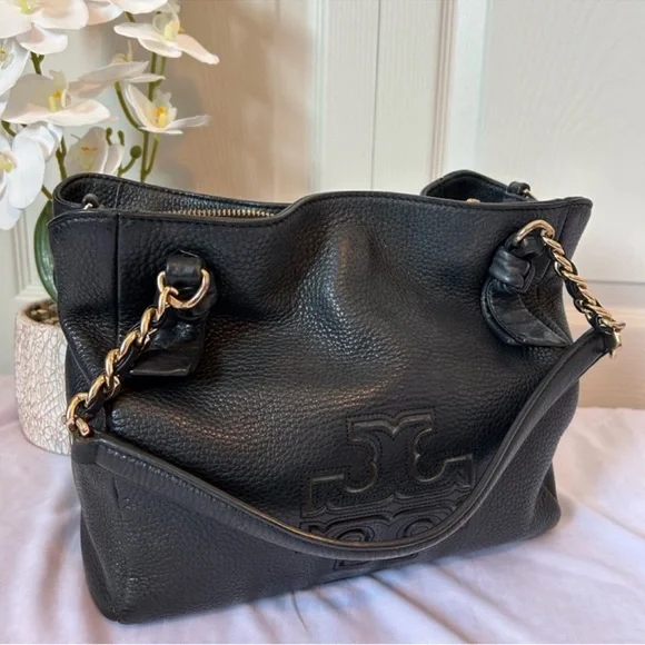 Tory Burch Black Leather Shoulder Bag with Gold Accents - Picture 3 of 16